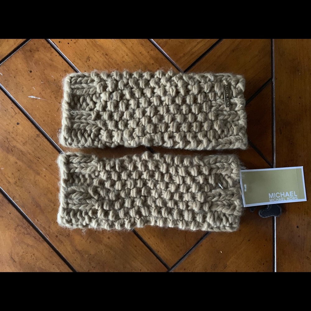 NWT Michel Kors Fingerless Gloves, Warmers.